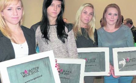 Uczennice Zespołu Szkół Samochodowo-Usługowych wzięły udział w czerwonokrzyskiej akcji Młoda Krew Ratuje Życie.