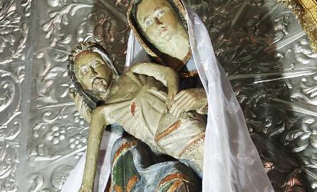 Nim nowe korony spoczną na głowach Maryi i Jezusa, jarosławska Pieta nabierze nowego blasku. Obecnie zajmują się nią krakowscy konserwatorzy.