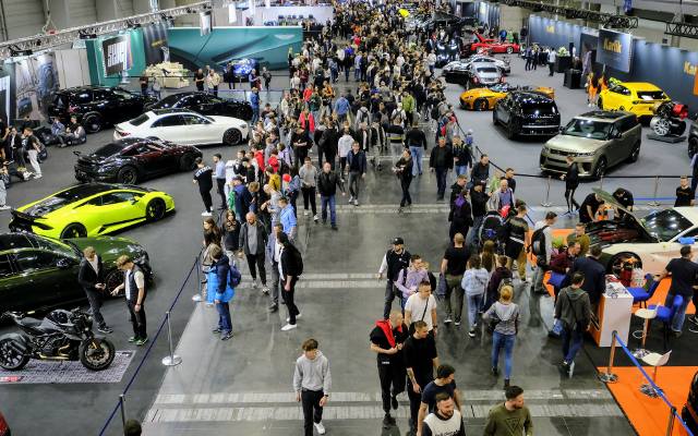 Poznań Motor Show 2024: Tłumy fanów motoryzacji i auta za miliony! Zobacz zdjęcia z drugiego dnia wielkiej imprezy na MTP