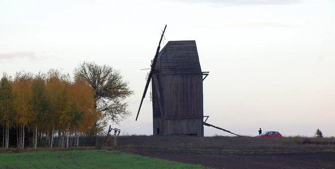 Wiatrak  koźlak we wsi Chrosno „zagrał”  w filmie „Antek”.