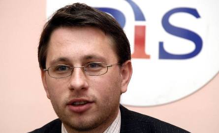 Robert Kujawski (kandydat PiS) jest najmłodszym kandydatem na prezydenta miasta. Ma 28 lat, wykształcenie wyższe. Jeden z najbliższych współpracowników