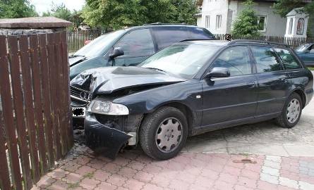 Wypadek w Antoniach. Samochody uderzyły w  kamienne ogrodzenie (nowe fakty, zdjęcia) 