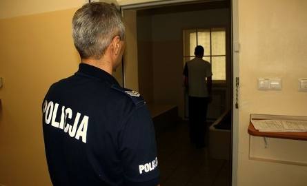Mężczyźni podejrzewani o kradzież paliwa na jednym z parkingów w Busku-Zdroju, trafili do policyjnego aresztu.