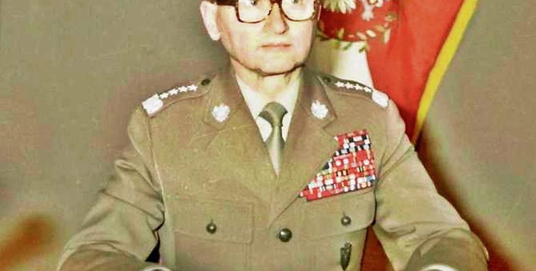Generał Jaruzelski ogłasza stan wojenny