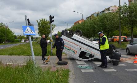 Wypadek dwóch aut na Chrobrego w Radomiu. Jedna osoba ranna (zdjęcia)