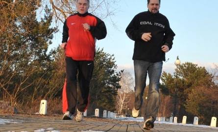 Jarosław Karyś w tym roku zaczął regularnie biegać. Trenuje pod okiem doświadczonego trenera, posła Andrzeja Bętkowskiego.