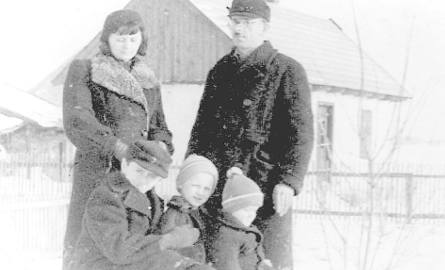 Mielec, 1940 r. Pierwsza zima Sajdaków i trójki ich synów  - Henryka, Ryszarda i najmłodszego Zdzisława - na wygnaniu