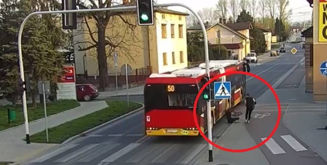 Czechowice-Dziedzice. Nastolatka popchnęła koleżankę prosto pod koła autobusu