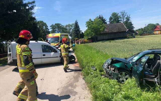 Dwa wypadki niemal w tym samym czasie na drogach koło Dąbrowy Tarnowskiej. Są ranni po zderzeniu samochodów w Toni i Nieczajnej Górnej 