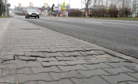Zapadnięta nawierzchnia zatoczki autobusowej po przeciwnej stronie radomskiej politechniki, ma być naprawiona do końca tygodnia.