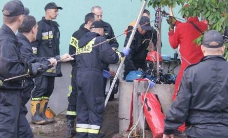 Tragedia w Jankielówce na Suwalszczyźnie - trzy osoby utonęły w studni (zdjęcia)