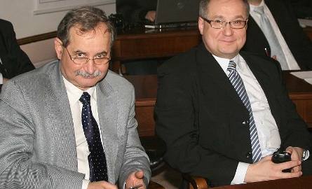 Podczas ostatniej sesji Rady Miejskiej dwaj politycy lewicy: poseł Marek Wikiński (z prawej) i radny miejski Adam Włodarczyk, były prezydent Radomia,