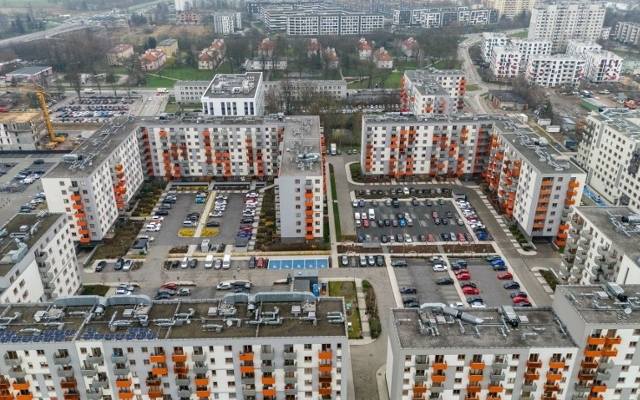 Kupić mieszkanie w Krakowie czy pod Krakowem? - najnowszy raport dotyczący cen
