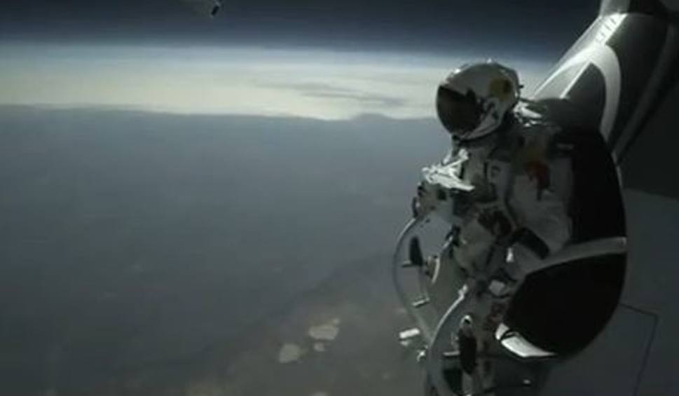 Skok ze stratosfery ONLINE. Felix Baumgartner skacze z kosmosu [transmisja live] gs24.pl