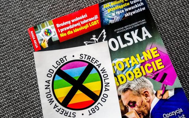 Sąd: „Gazeta Polska” musi zrezygnować z naklejek z LGBT. Tomasz Sakiewicz zaskoczony decyzją sądu