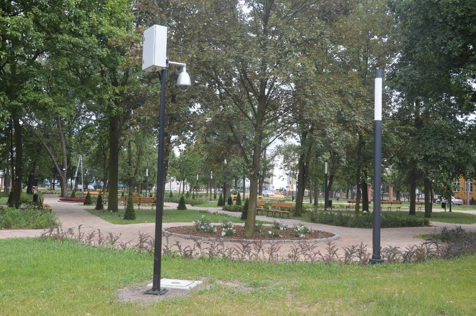 Park przy Gim. nr 2 imię Adama Mickiewicza nosi od 1955 roku
