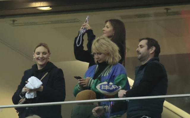 Znane osoby na meczu Polska - Estonia. Anna Lewandowska z córką, dotarła też ciężarna Marina Łuczenko-Szczęsna