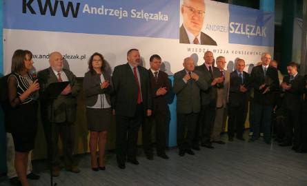 Część członków Komitetu Wyborczego Wyborców Andrzeja Szlęzaka.