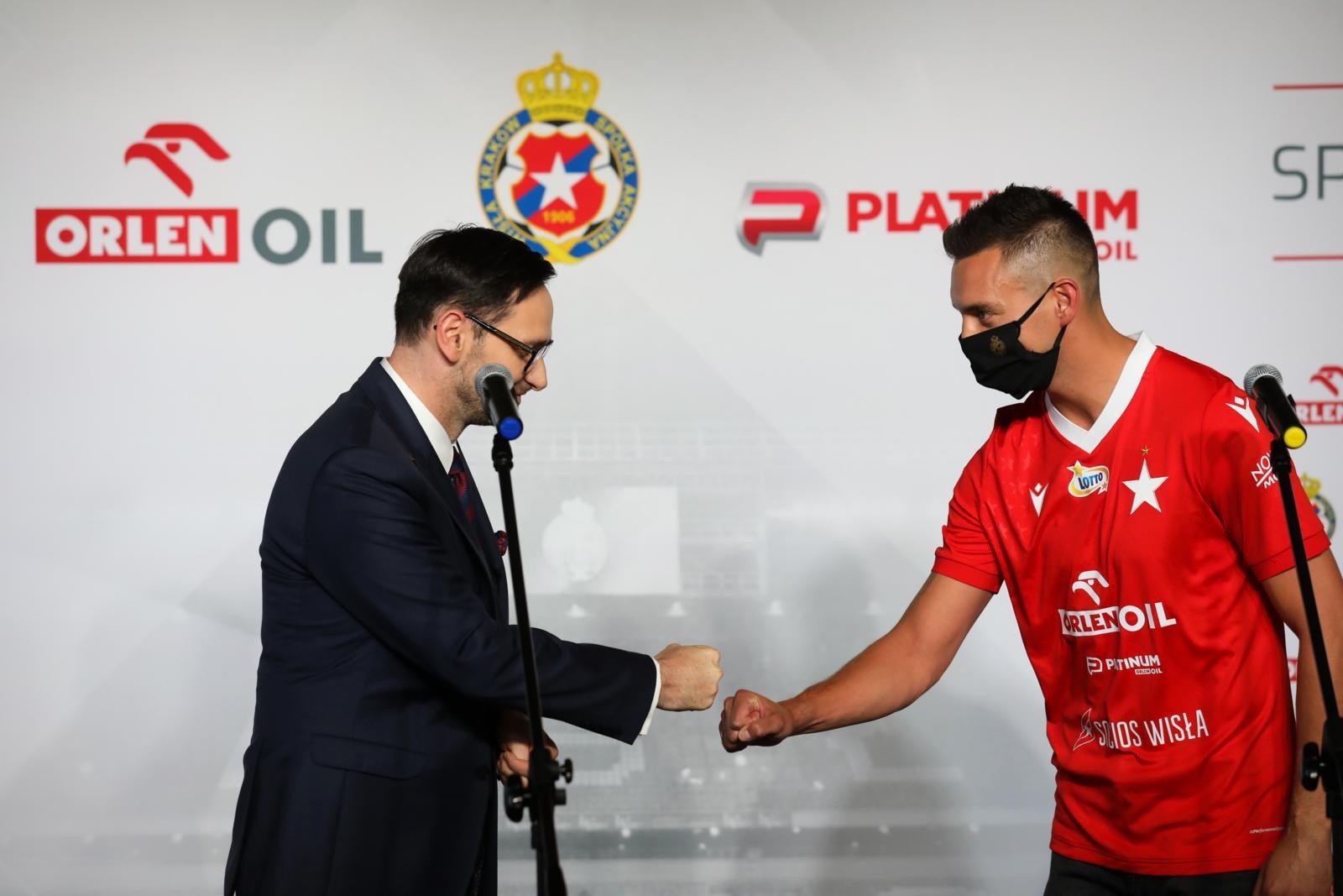 Wisla Krakow Oficjalnie Ma Nowego Sponsora Orlen Wchodzi Na Koszulki Bialej Gwiazdy Gol24 Pl