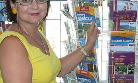 - Atlasy i mapy są wciąż popularne wśród kierowców - przyznaje Małgorzata Dziewiż z radomskiej księgarni specjalizującej się w sprzedaży map.