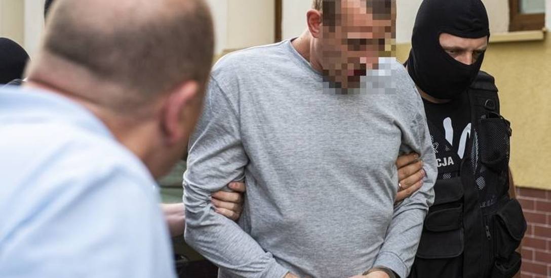 Horror w Chełmży przed sądem. Adrian K. pobił, zgwałcił i chciał zabić? Grozi mu dożywocie