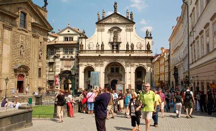 Czechy. Letni spacer po starówce w Pradze