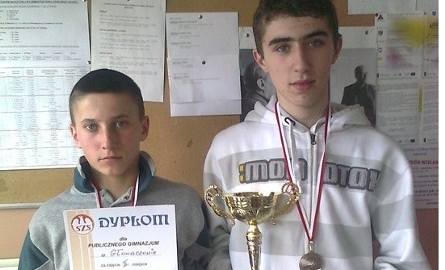Adrian Rotuski i Piotr Górka wywalczyli srebrny medal i puchar w Jedlińsku.
