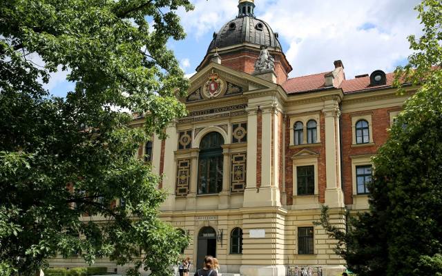 Uniwersytet Ekonomiczny w Krakowie poszukuje pamiątek ze swoich stu lat istnienia. Ogłosił zbiórkę