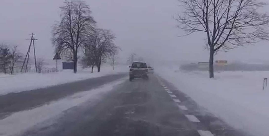 Zimą zdejmij nogę z gazu, czyli jak jeździć autem w trudnych warunkach 