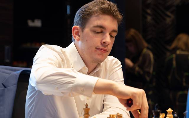 Jan-Krzysztof Duda uczestniczy w szachowym turnieju w Duesseldorfie. W piątek zremisował z Janem Niepomniaszczim
