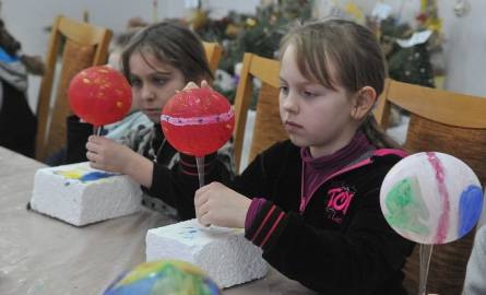 W Wolsztynie malują bombki i uczą się tradycji