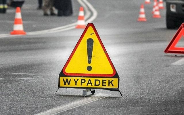 Wypadek na DK 94 w Ujkowie Nowym. To na trasie Kraków - Katowice. Dwie osoby trafiły do szpitala