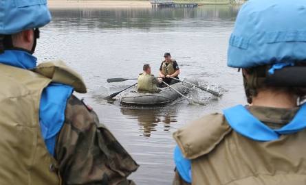 Na terenie zalewu odbywają się też ćwiczenia wojskowe.