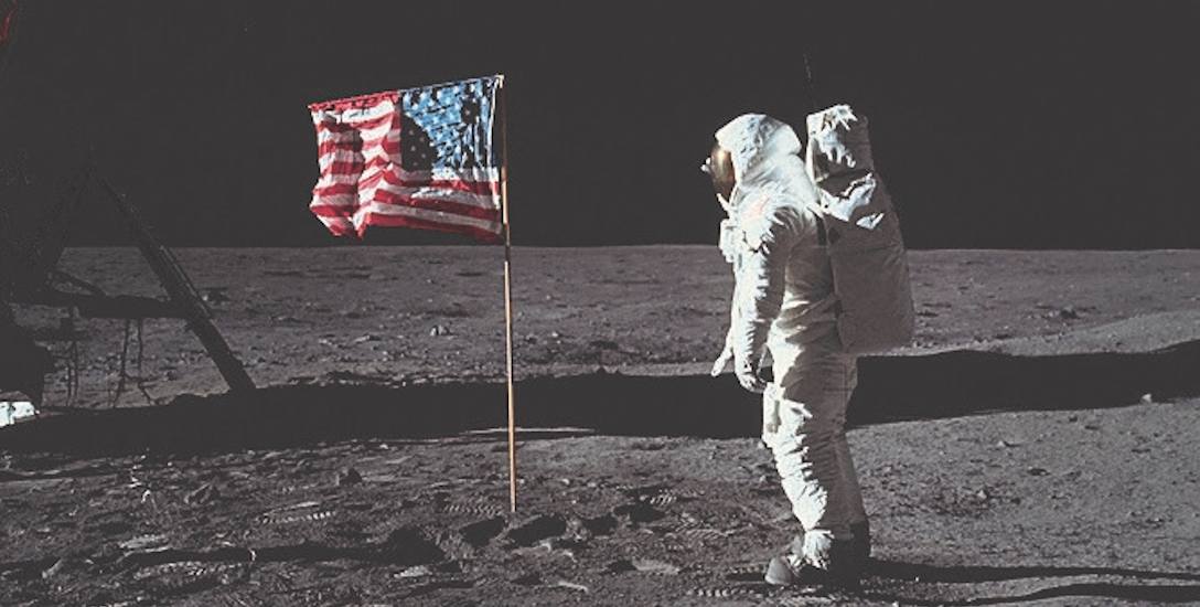 Pierwsze kroki człowieka na księżycu