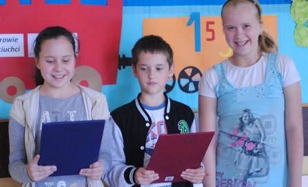 Dzieci w Bolechowicach były bardzo szczęśliwe z tego, że rok szkolny już się rozpoczął.