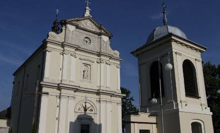 Pochodzący z XVIII wieku kościół parafialny pod wezwaniem Niepokalanego Poczęcia Najświętszej Marii Panny w Chmielniku.