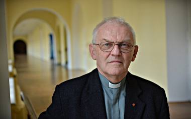 Ks.  profesor Andrzej Szostek, polski duchowny rzymskokatolicki, profesor filozofii, od 1971 r. pracownik Katolickiego Uniwersytetu Lubelskiego, święcenia