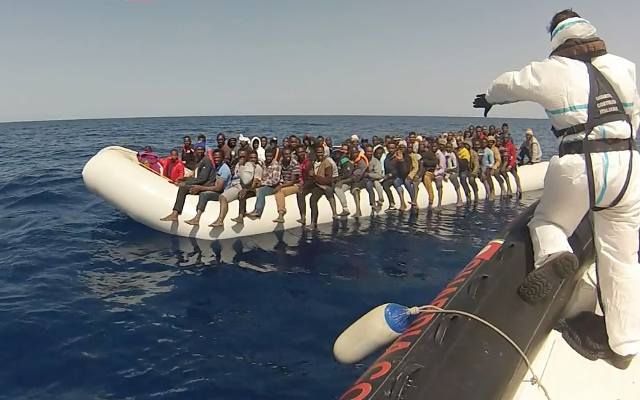 Rzym: Frontex rozpoczyna „Operację Themis” obejmującą ratowanie migrantów i zapobieganie możliwym atakom terrorystycznym ze strony ISIS