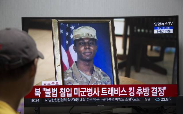 Amerykański żołnierz uratowany z Korei Północnej. Pomogły Chiny i Szwecja. Jakie konsekwencje czekają dezertera Travisa Kinga w ojczyźnie?