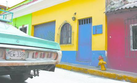 Jedna z wielu uliczek w Caracas, które w czasach hiszpańskiego panowania nazywano perłą Ameryki Południowej. Ale od odejścia kolonizatorów nikt nie dba