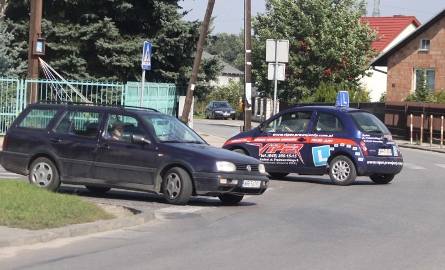 Na skrzyżowaniu Bulwarowej i Wośnickiej co kilka minut pojawia się jakaś „elka”.