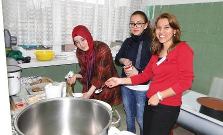Europejska młodzież na spotkaniu kultur w radomskiej szkole (zdjęcia)
