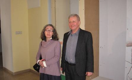 Tu będzie wystawa poświęcona profesorowi – oglądają ją Agnieszka Kołakowska i Adam Zieleziński