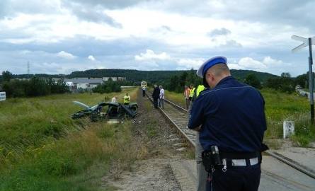 Wypadek na przejeździe kolejowym. Trzy osoby nie żyją