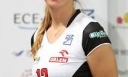 Monika Nacz. to 27-letnia zawodniczka pochodząca ze Słupska, ma 186 centymetrów wzrostu i gra na pozycji środkowej