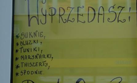 Polska języka być trudna! Zobacz jaki plakat można znaleźć w jednym z ostrołęckich sklepów
