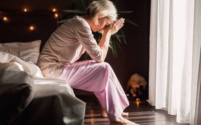 Takie objawy możesz mieć wiele lat przed menopauzą. Na premenopauzę jest wiele sposobów. Wyjaśniamy, kiedy się zaczyna i co oznacza