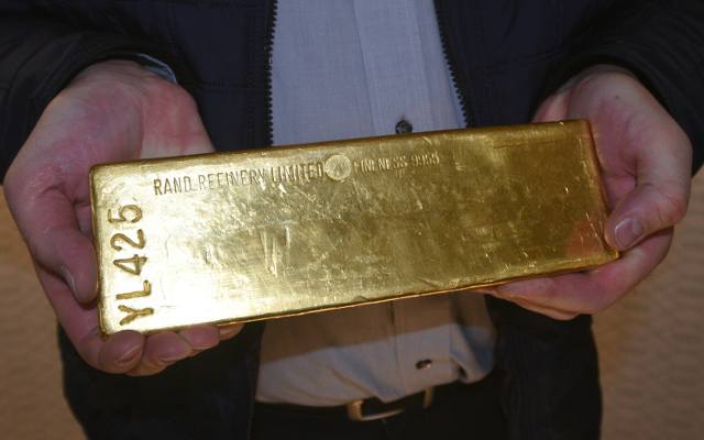 Polacy nadal chętnie kupują złoto. Co z cenami? Ekspert: Nie spodziewamy się korekt w ujęciu długoterminowym