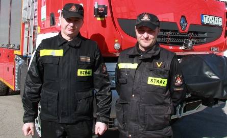 Andrzej Michalski i Krzysztof Kurek z kieleckiej jednostki straży pożarnej byli na miejscu sobotniej katastrofy pod Szczekocinami. - Pomagaliśmy w akcji