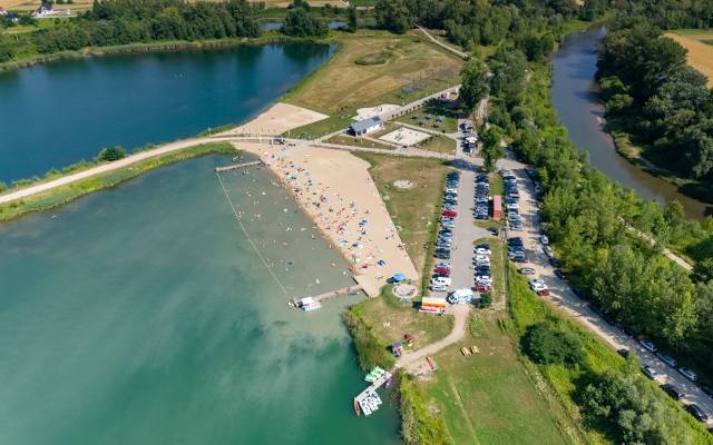 „Dolina Raby” może być konkurencją dla Zakrzówka i Kryspinowa. Bezpłatny ośrodek rekreacji z kąpieliskiem i plażami pod Krakowem